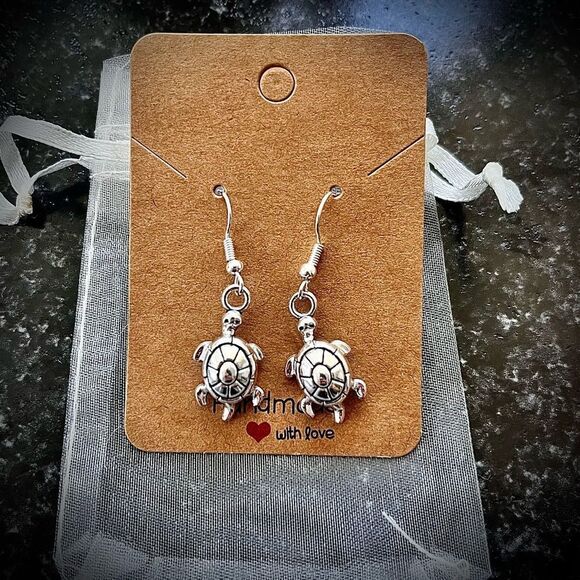 2/$10 ⭐️ 3/$12 | Handmade Turtle Earrings - Picture 1 of 4
